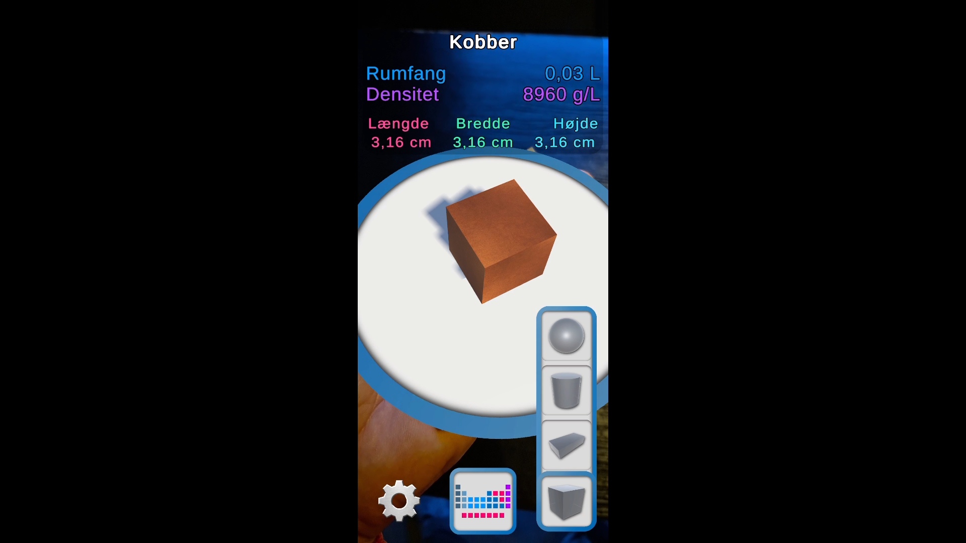 Bachelor AR Density app: tracked marker with scaled material cube